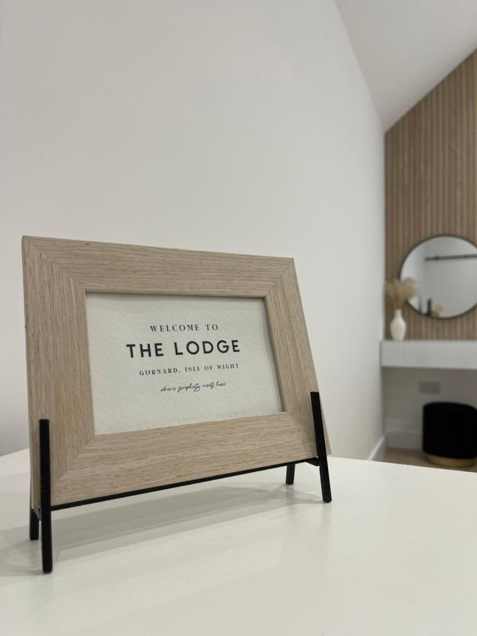 The Lodge Hideaway In Cowes Gurnard Экстерьер фото