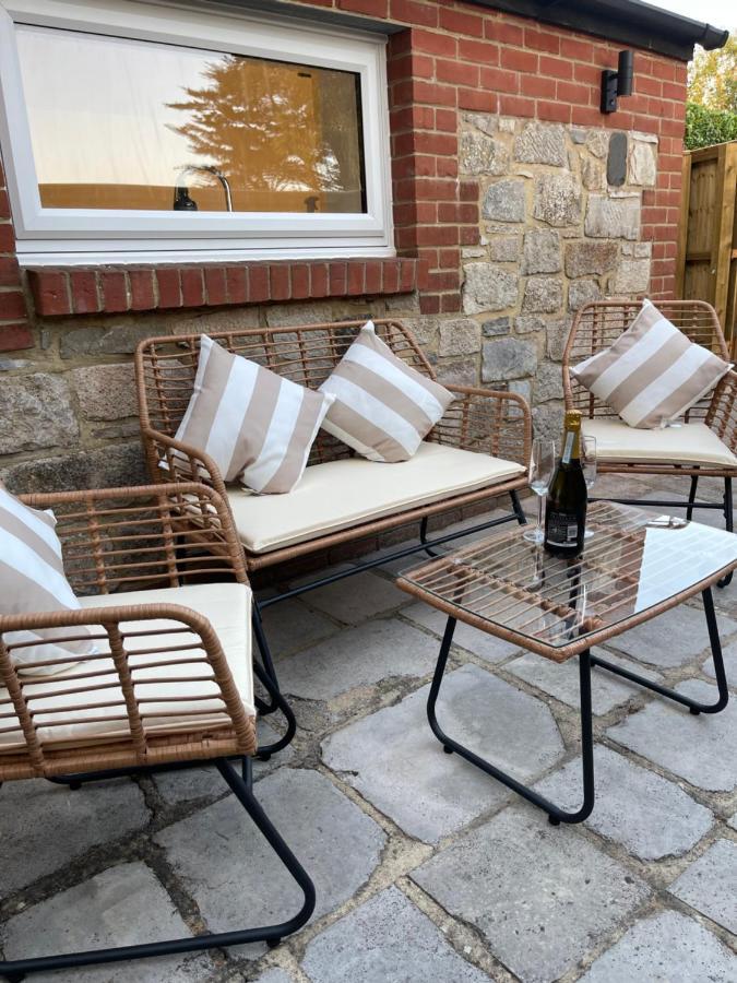 The Lodge Hideaway In Cowes Gurnard Экстерьер фото